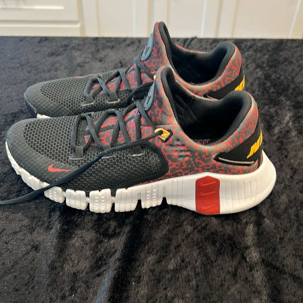 Metcon’s Red and Black. Size 10.5.